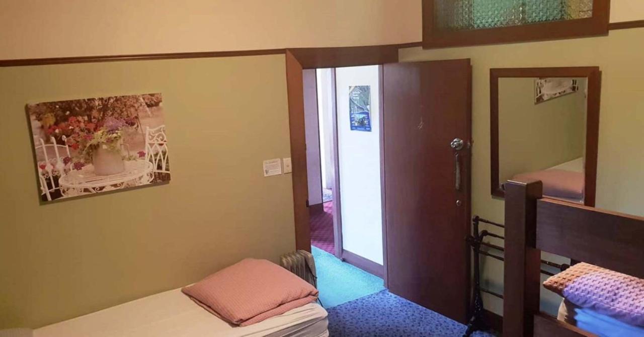 Manor House Backpackers Pansiyon Dunedin Dış mekan fotoğraf